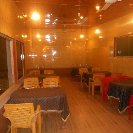 Hotel Royale Jannat Srīnagar Екстериор снимка