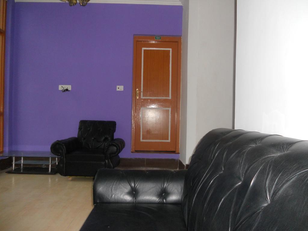 Hotel Royale Jannat Srīnagar Екстериор снимка