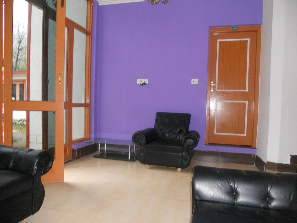 Hotel Royale Jannat Srīnagar Екстериор снимка